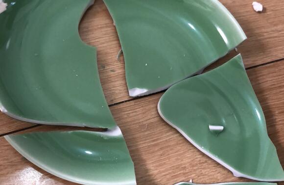 風(fēng)水先生分享飯碗摔碎的寓意與象征意義探究